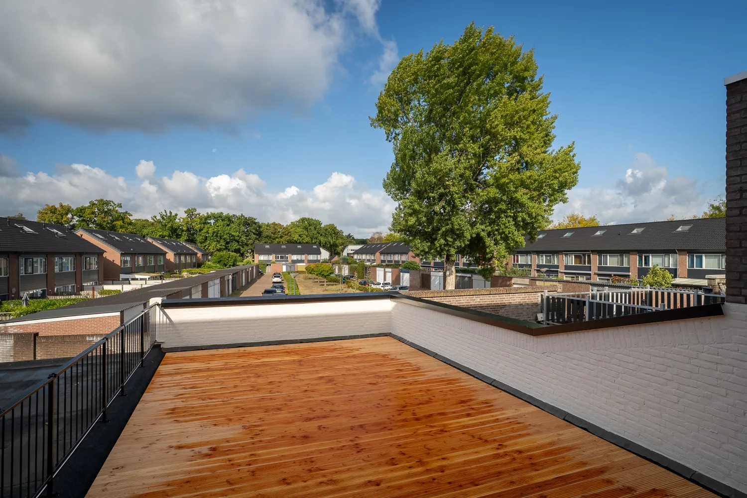 Dakterras met houten vlonder